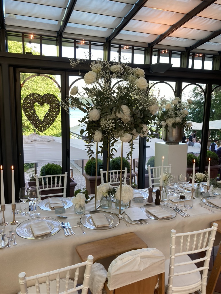 C57C7C94-CABA-4A1F-B841-B96E88C18699_1_105_c